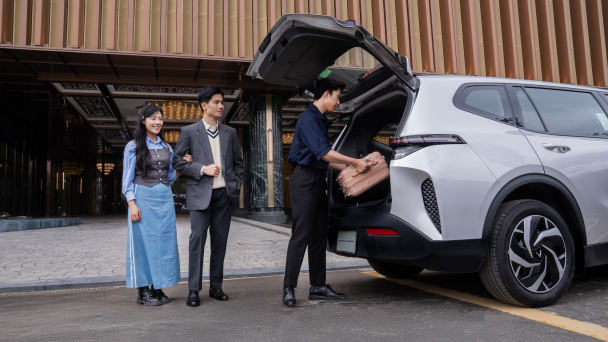 Bỏ xe xăng lên Limo Green, tài xế dịch vụ “bỏ túi” hơn 210 triệu đồng mỗi năm