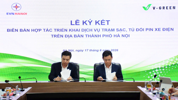 V-Green hợp tác EVNHANOI triển khai 10.000 tủ đổi pin xe máy điện