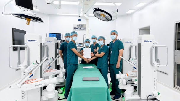 Sử dụng robot triệu đô vào phẫu thuật, Vinmec Đà Nẵng lập chuẩn mới cho y học miền Trung