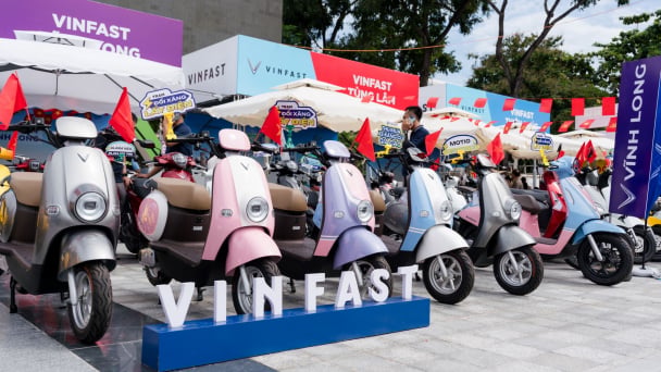 Người dùng xe máy điện VinFast: Đi xa không phải nghĩ nhờ hệ thống tủ đổi pin phủ kín
