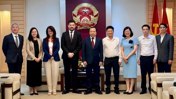 Bộ KH&CN và Diễn đàn Kinh tế Thế giới (WEF) thúc đẩy hợp tác về AI, công nghệ bán dẫn