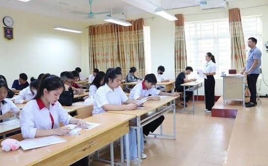 Ngưỡng bảo đảm chất lượng đầu vào chương trình đào tạo giáo viên, lĩnh vực sức khỏe và pháp luật