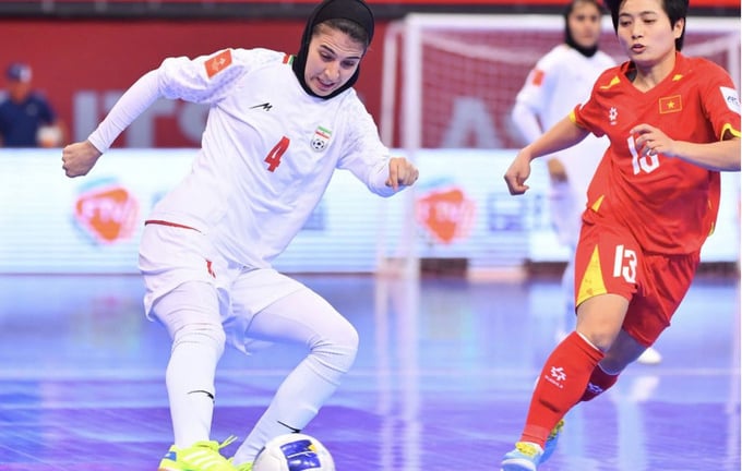 Futsal nữ Việt Nam dẫn đầu bảng sau trận hòa Iran, tự tin bước vào tứ kết châu Á