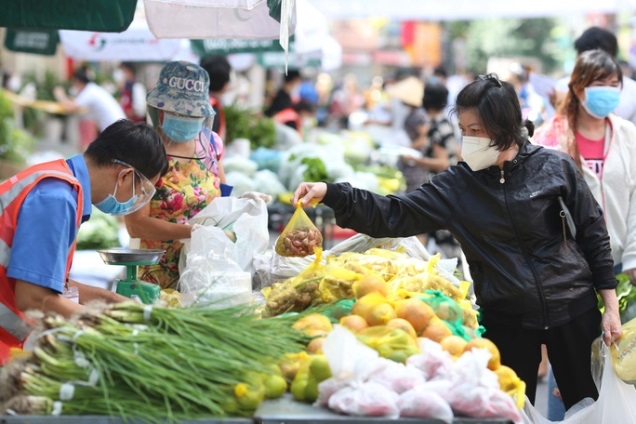 Hà Nội triển khai Đề án Quản lý các cơ sở sản xuất, kinh doanh thực phẩm trong chợ