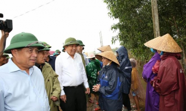 Phó Thủ tướng Trương Hòa Bình chỉ đạo công tác khắc phục hậu quả bão lụt