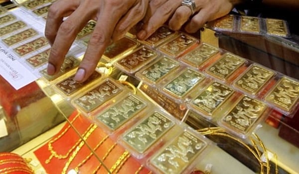 Giá vàng SJC đắt hơn cả vàng thế giới và vàng “phi SJC”