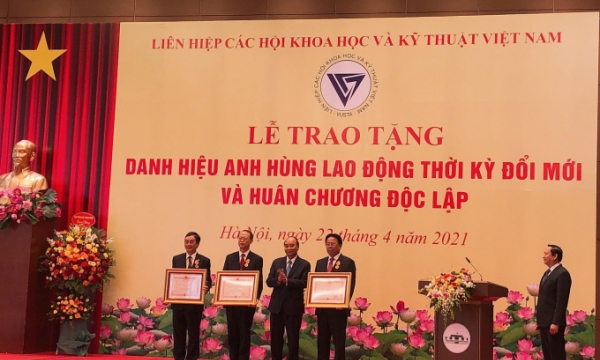 Chủ tịch nước trao tặng danh hiệu cao quý cho các cá nhân của Liên hiệp Hội Việt Nam