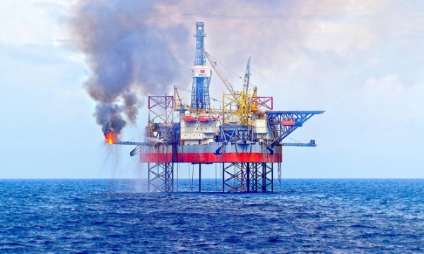 Giá dầu tăng, cổ phiếu dầu khí vẫn có cơ hội trong ngắn hạn