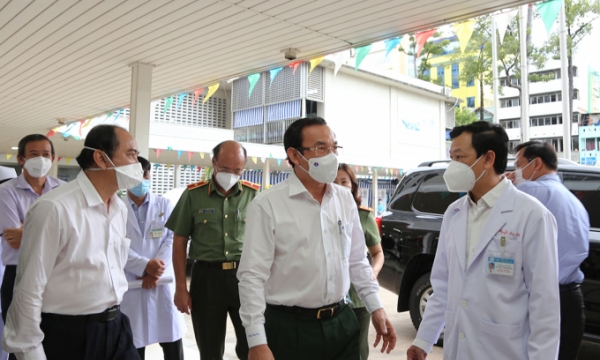 Bí thư Thành ủy TP.HCM Nguyễn Văn Nên thăm Bệnh viện Chợ Rẫy