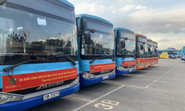 Hà Nội bố trí 20 xe buýt đón 286 người lao động về từ Bắc Giang