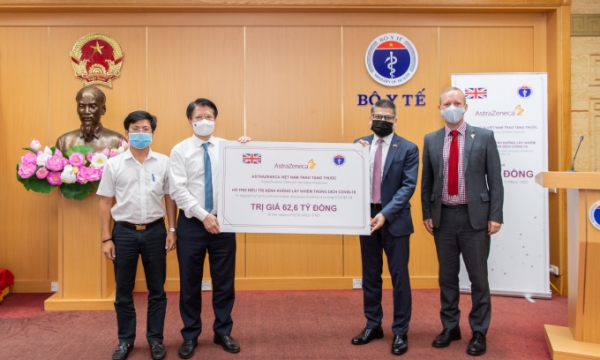 Công ty TNHH AstraZeneca Việt Nam trao tặng thuốc hỗ trợ điều trị bệnh không lây nhiễm cho Bộ Y tế