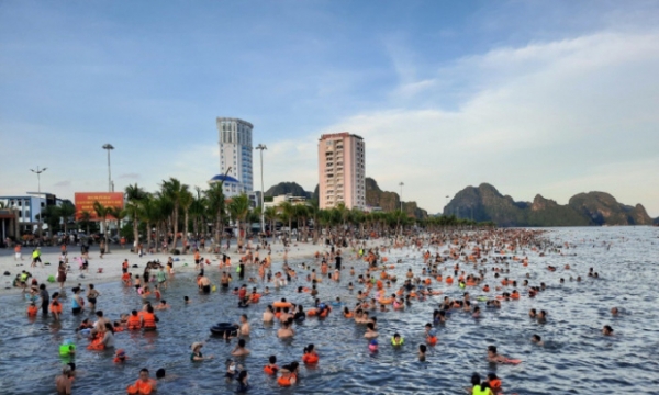 Quảng Ninh tạm dừng hoạt động các khu du lịch, bãi biển công cộng từ 12h ngày 4/8/2021
