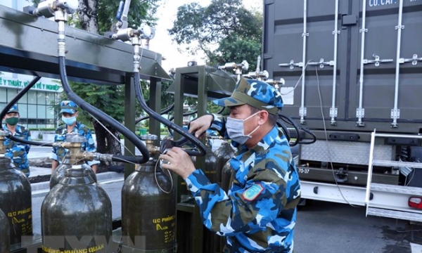 Quân đội triển khai trạm sản xuất oxy lưu động hỗ trợ TP.HCM