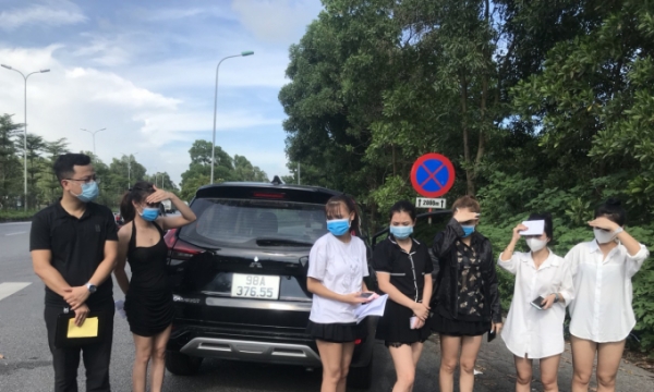 Phát hiện ô tô chở 6 cô gái dùng giấy đi đường giả ở Sóc Sơn