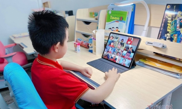 Hơn 2.300 máy tính và thiết bị cho học sinh được quyên góp ở Hà Nội