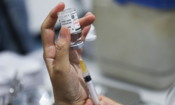 TP. HCM sẽ không rút ngắn thời gian hai liều tiêm vaccine AstraZeneca