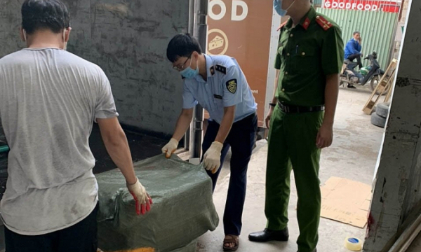 Ngăn chặn kịp thời 7 tấn nầm lợn  không rõ nguồn gốc  được chuyển từ Lào Cai về Hà Nội