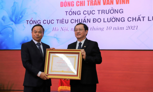 Tổng cục trưởng Trần Văn Vinh vinh dự được trao tặng Huân chương Lao động hạng nhì