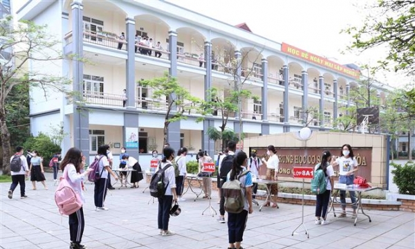 Nhiều địa phương cho học sinh trở lại trường sau Tết Nguyên đán