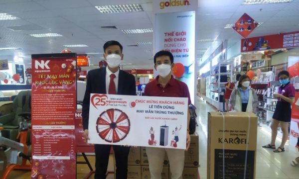 Siêu thị điện máy Nguyễn Kim đã trao thưởng cho khách hàng