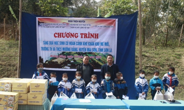 Chia sẻ yêu thương với các em trường Tiểu học và Trung học cơ sở Mường Bằng, Sơn La
