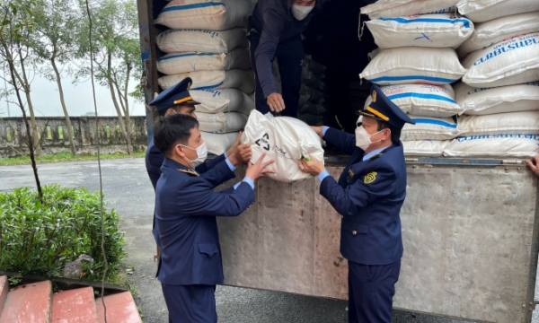 Phát hiện, xử lý 2.000 kg đường tinh luyện nhập lậu trên địa bàn Hà Tĩnh
