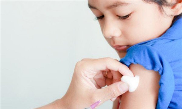 Thủ tướng yêu cầu Bộ Y tế nghiên cứu việc tiêm vaccine phòng COVID-19 cho trẻ 3-5 tuổi