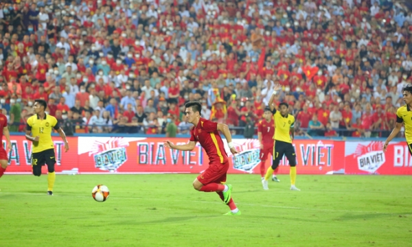 Tiến Linh ghi bàn đưa U23 Việt Nam vào chung kết bóng đá nam SEA Games 31