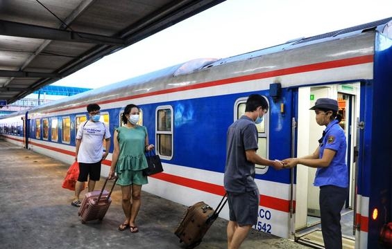 Tháng 9, đường sắt chạy thêm tàu khách tuyến Hà Nội - Lào Cai