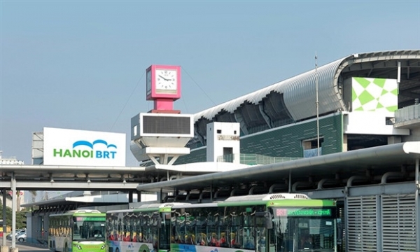 Thí điểm mô hình xe điện 2 bánh kết nối buýt BRT cho khách
