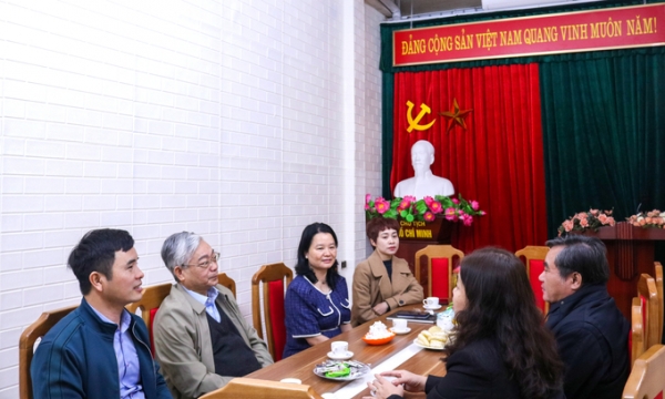 Đảng ủy Liên hiệp các Hội KH và KT Việt Nam thăm và chúc Tết Chi bộ cơ quan Hội KH và KT về TC và CL Việt Nam