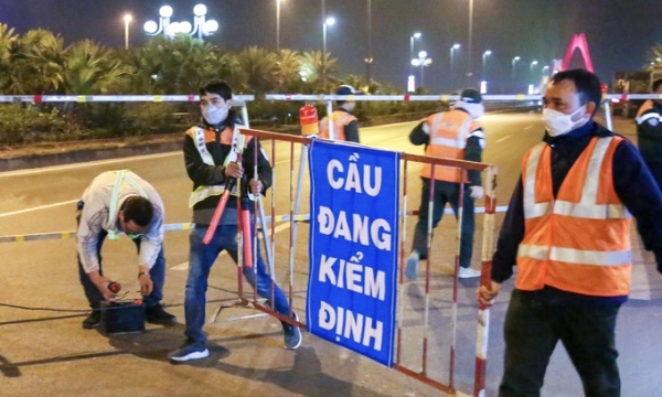 Hà Nội: Chính thức cấm xe qua cầu Nhật Tân để kiểm định