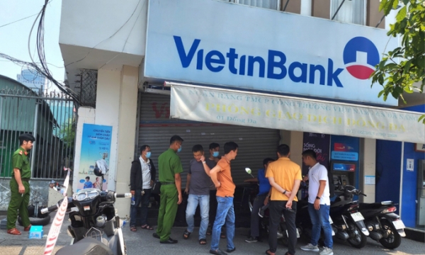 Truy lùng thanh niên dùng súng uy hiếp nhân viên ngân hàng ở Đà Nẵng