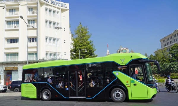 Đề xuất mở tuyến xe buýt điện nối đến sân bay Nội Bài