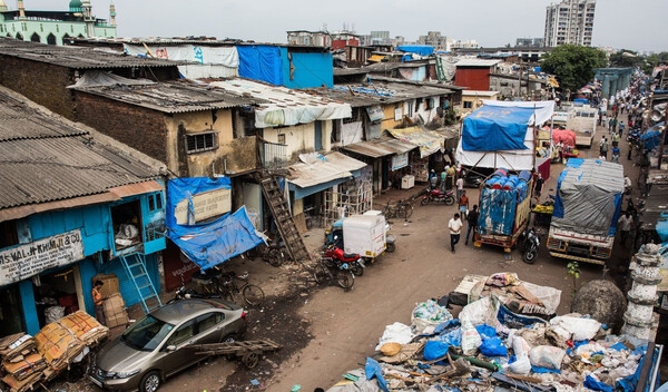 Ấn Độ san phẳng các khu ổ chuột, dân chúng khốn đốn khi giá thuê nhà tăng vọt