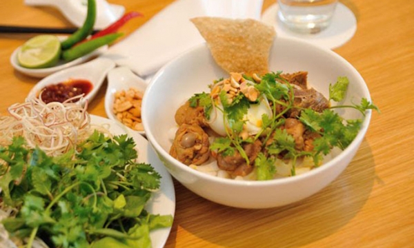 Mỳ Quảng, Cao lầu, Bánh tráng đập được trao chứng nhận món ăn tiêu biểu của Việt Nam