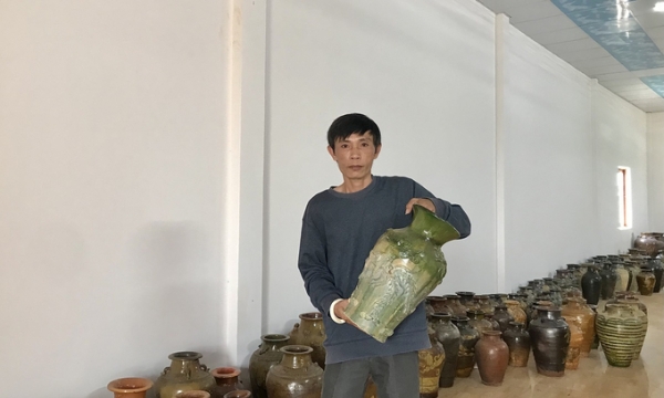 Danh tính người đàn ông Việt sở hữu 'kho báu' gồm 18.000 cổ vật niên đại hàng trăm năm, chuyên gia nhận định 'nhiều món thuộc dạng khủng”