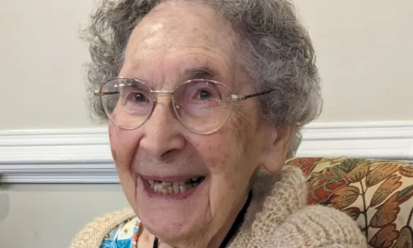 Cụ bà 107 tuổi chia sẻ bí quyết sống lâu, sống hạnh phúc khi về già: 2 điều tưởng chừng xa xôi nhưng thực tế rất đơn giản