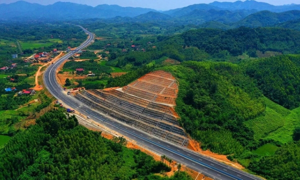 Quốc lộ hơn 2.300km dài nhất Việt Nam: Tuyến đường huyết mạch quan trọng nhất cả nước, đi qua 31 tỉnh thành và chiếm khoảng 9% tổng chiều dài đường quốc lộ
