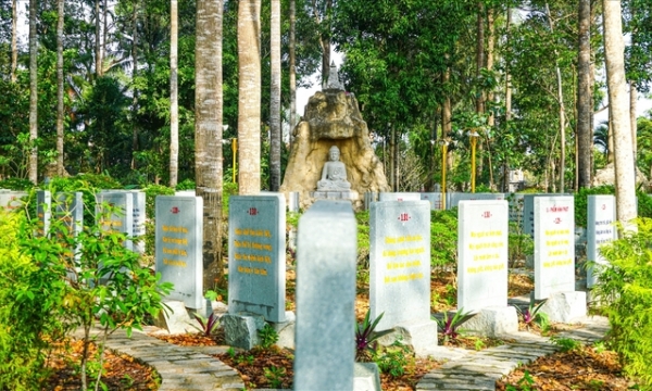 Vườn kinh độc nhất Việt Nam được khắc trên hơn 200 phiến đá, nằm trong khuôn viên chùa cổ hơn 100 năm tuổi