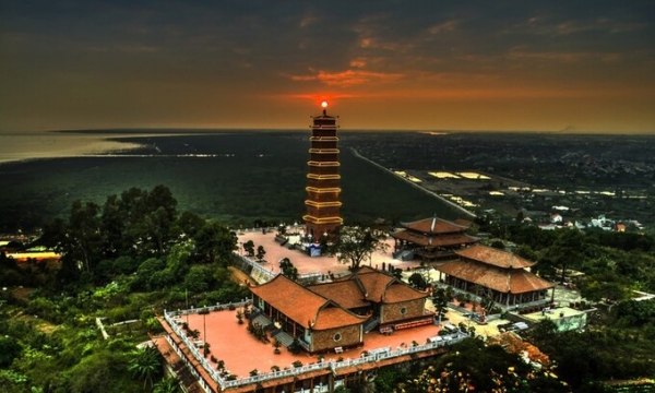 Ngắm 'rồng vàng hạ thế' trên đỉnh tòa tháp ngàn năm tuổi ở đỉnh Ngọc Sơn, Hải Phòng
