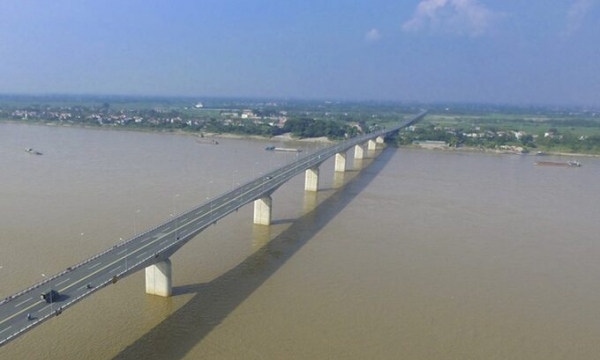 Cây cầu hơn 2.300 tỷ bắc qua sông Hồng, gần 10 năm giữ kỷ lục cây cầu vượt sông dài nhất Việt Nam