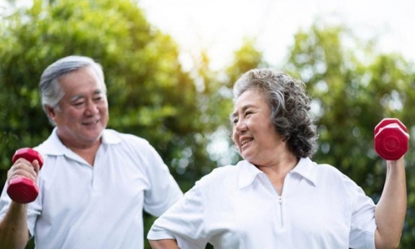 Người sau tuổi 55 nắm chắc '2 điều chăm, 3 điều kỵ' để sống thọ, duy trì sức khỏe tốt