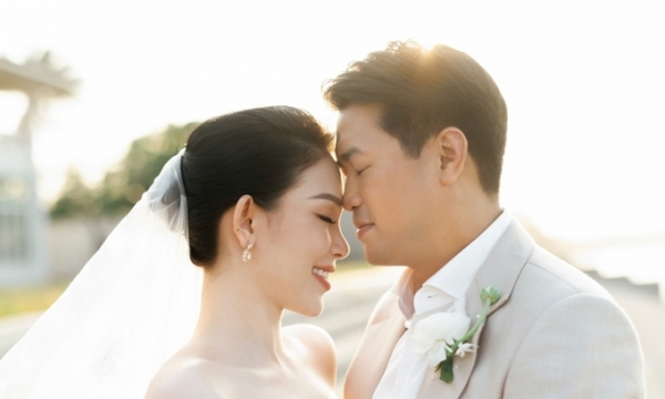 Thiếu gia nhà tỷ phú Johnathan Hạnh Nguyễn và vợ hot girl Hà thành tung ảnh cưới sau hơn nửa năm kết hôn