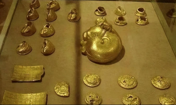 Lão nông đào đất phát hiện 40 cân vàng có niên đại hàng nghìn năm, thứ quý giá nhất của “kho báu” khiến nhiều người sửng sốt