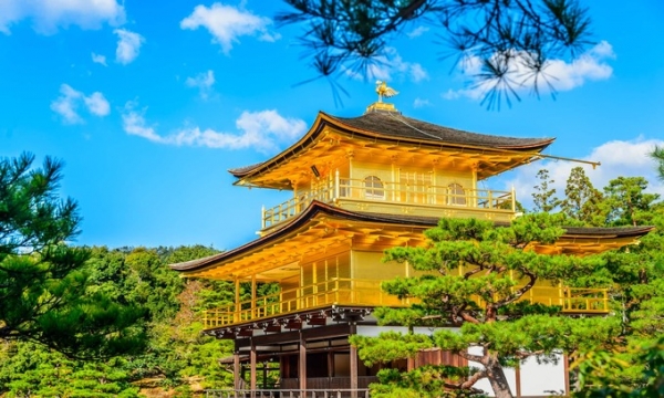 Ngôi chùa dát vàng có lịch sử hơn 600 năm, tượng trưng cho thiên đường hạnh phúc, UNESCO công nhận là Di sản Thế giới