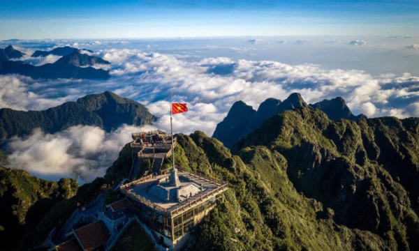 Ba ngọn núi huyền tích, được xem là các 'huyệt đạo' thiêng nhất của Việt Nam