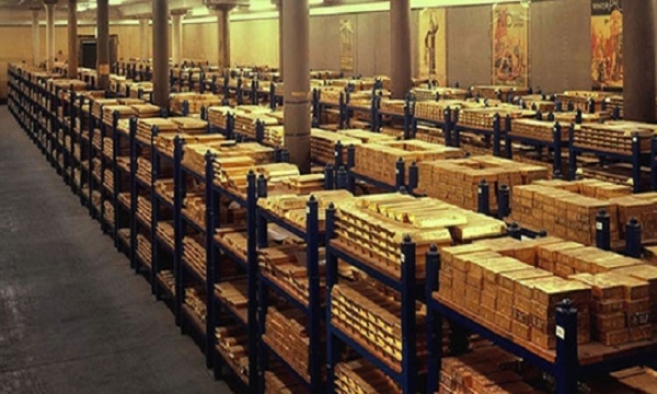 Căn hầm đá chứa 5.000 tấn vàng, được trang bị cánh cửa nặng 22 tấn, có khả năng chống bom nguyên tử