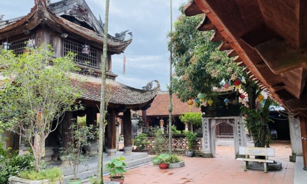 Chiêm ngưỡng kiến trúc gỗ độc đáo của ngôi chùa cổ 60 gian nổi tiếng Nam Định