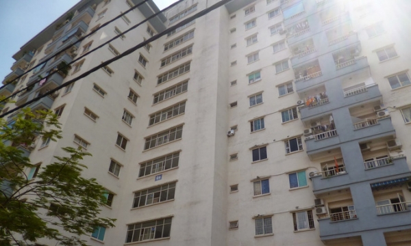 Vì sao loạt chung cư tại khu đô thị Yên Hòa trì hoãn cấp sổ đỏ trong 15 năm qua?